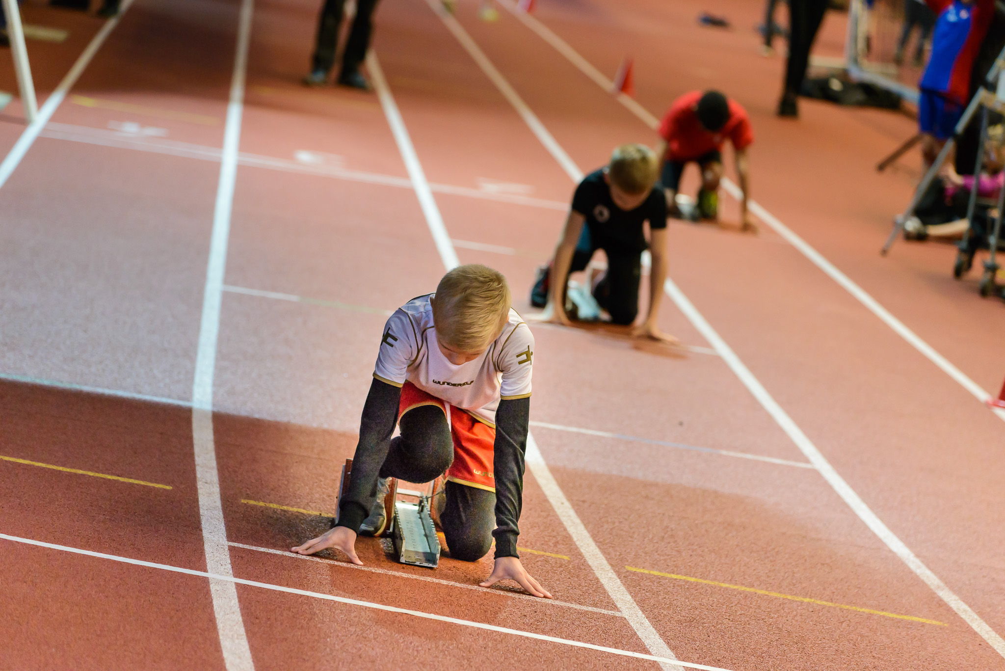 Børn på atletikbane. Foto: Thomas Køser