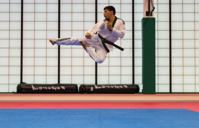 Mand dyrker taekwondo. Kilde: Unsplash, Uriel Soberanes
